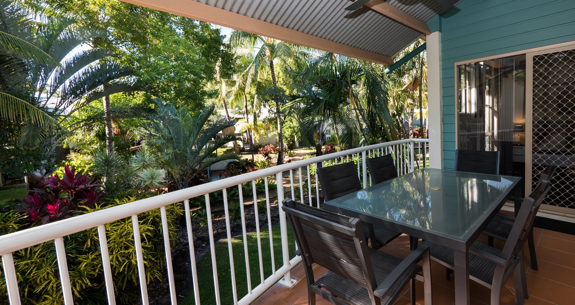 Book Our Trinity Beach Family Accommodation This Winter - Marlin Cove